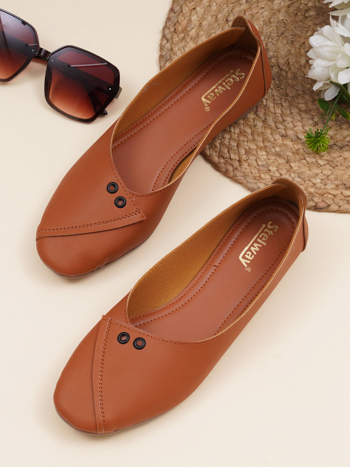 Brown Ballet flats for women