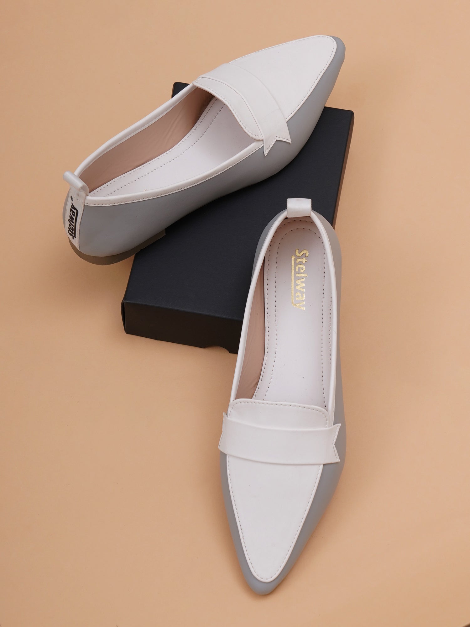 Pointed toe comfortable grey white Ballerinas 