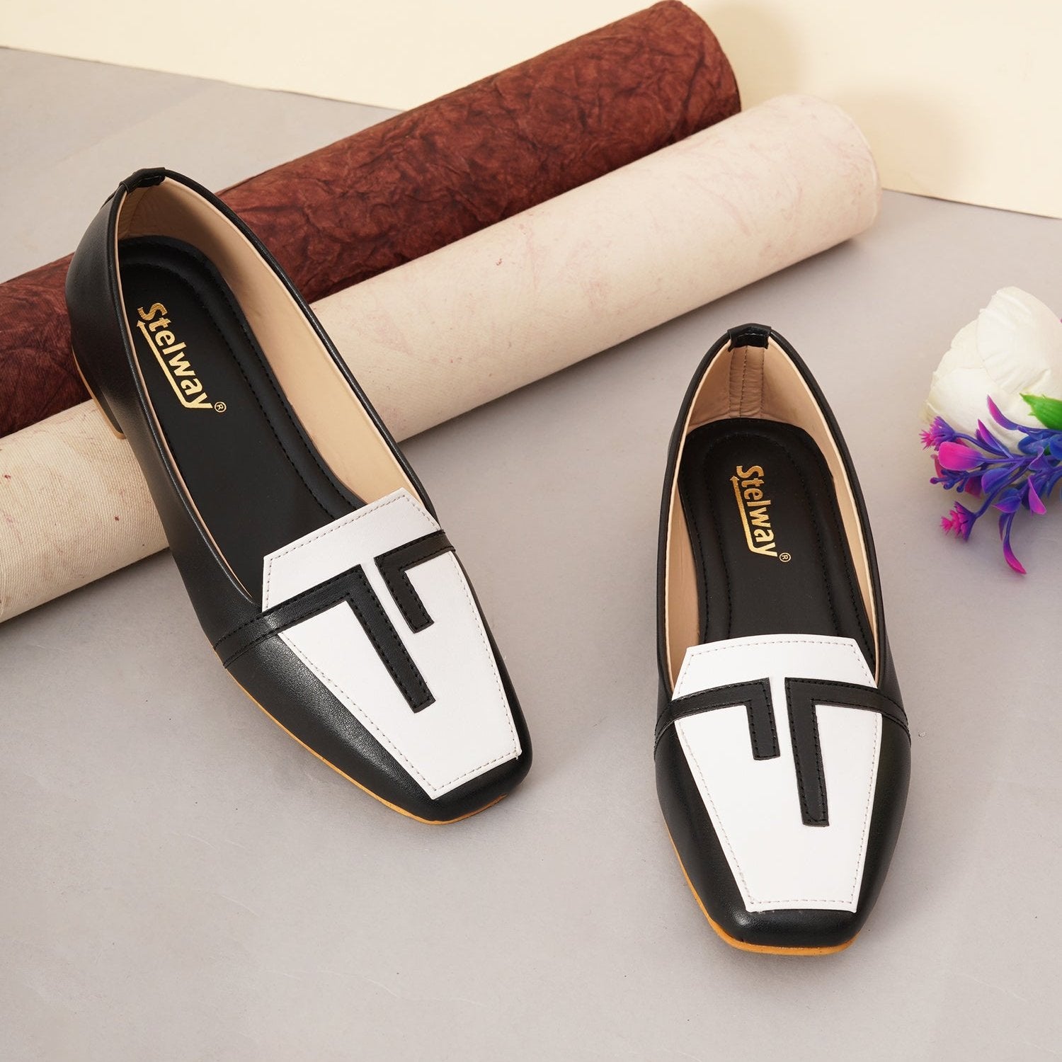 Minimalist Black Ballerinas