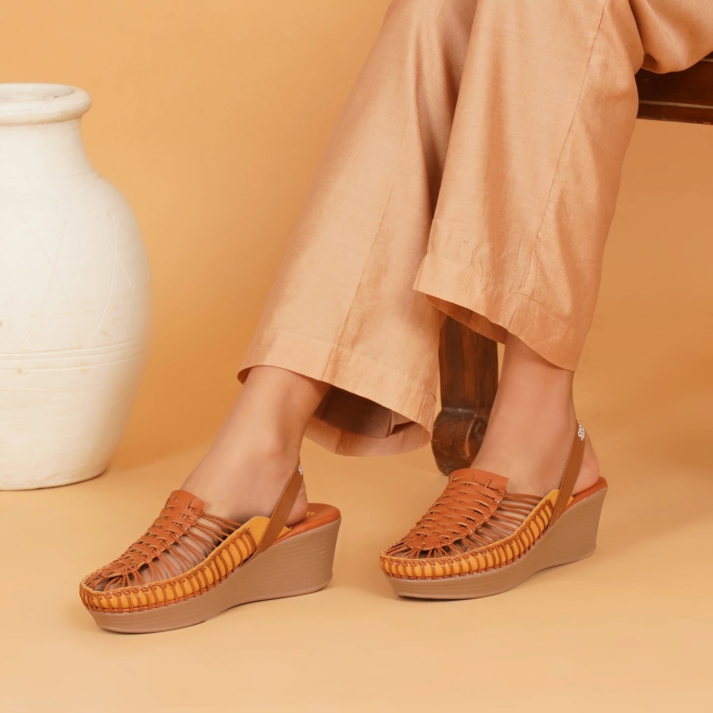 Stelway Exclusive Tan wedges