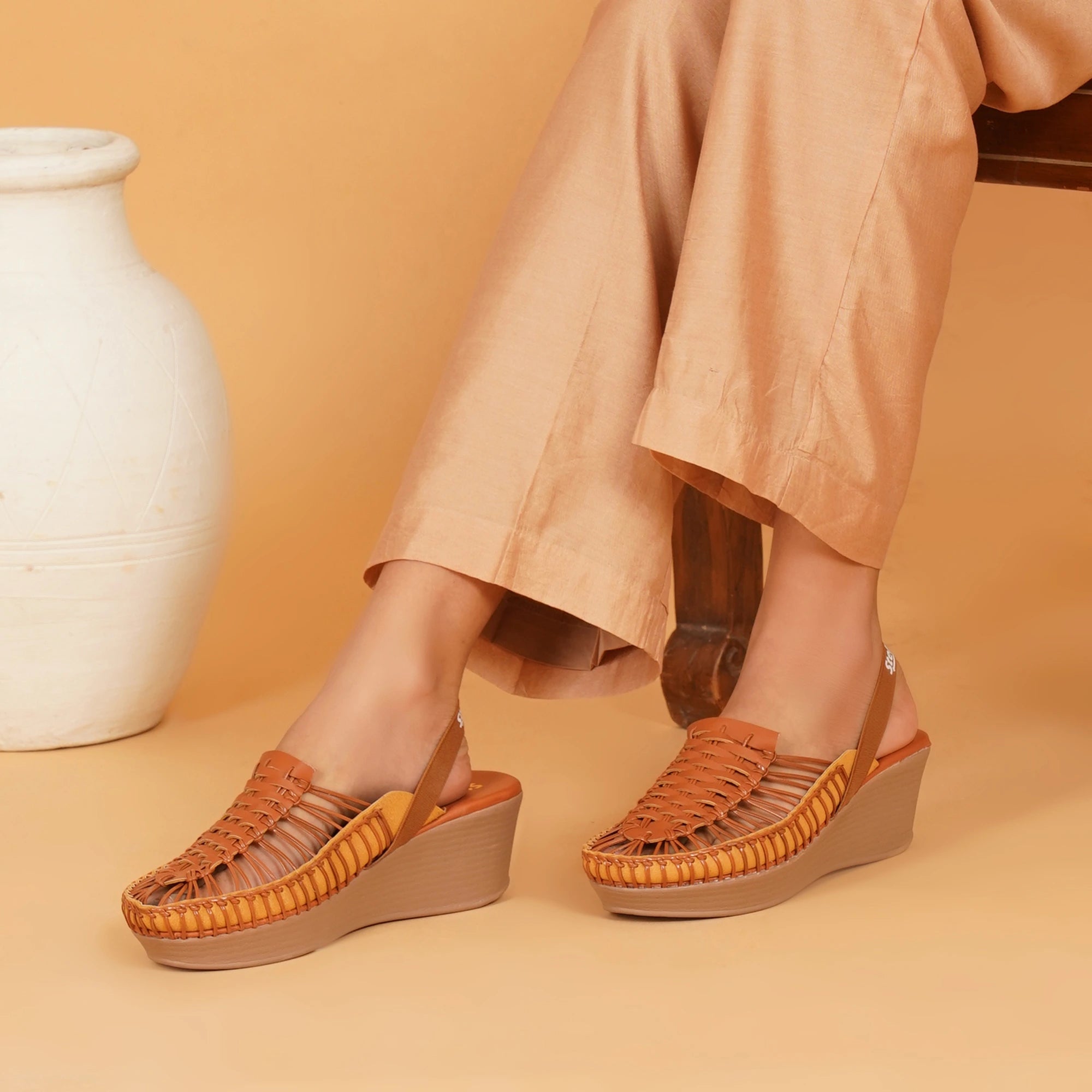 Stelway Exclusive Tan wedges