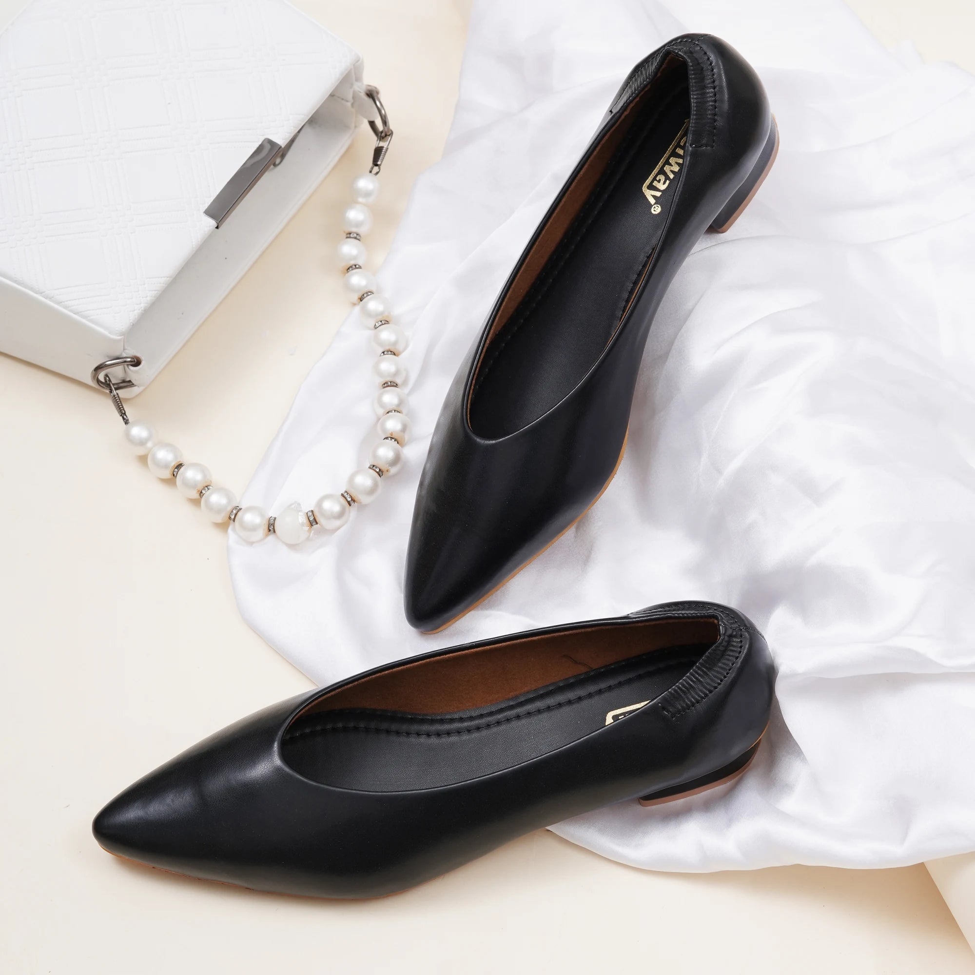 Original Pointed-Toe Black Ballerinas
